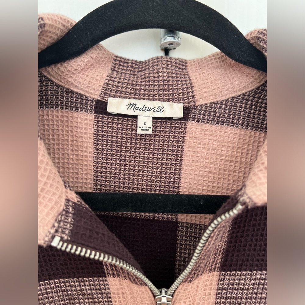 Color block pull over - Picture 2 of 3
